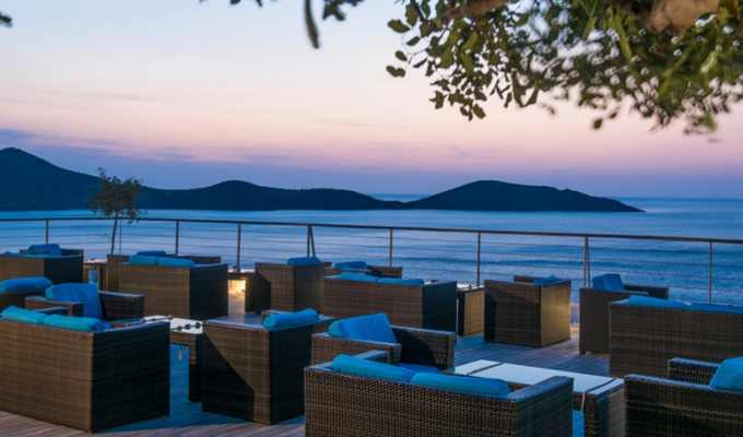 Hotels in Crete, accommodation 8j / 7 nights hotel accommodation on half board, (standard room). Greece Holidays. 