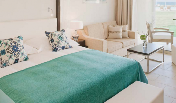 Your stay in Crete, accommodation 8j / 7 nights hotel, half board, room with sea view from 419 € / pers.