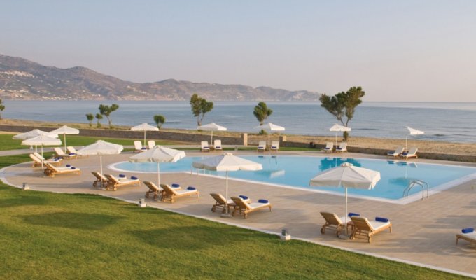 Your stay in Crete, accommodation 8j / 7 nights hotel, half board, room with sea view from 419 € / pers.