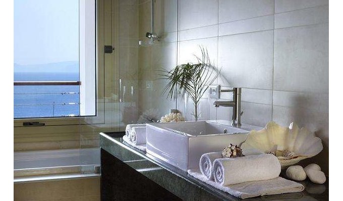 Your stay in Crete, accommodation 8j / 7 nights hotel, half board, room with sea view from 419 € / pers.