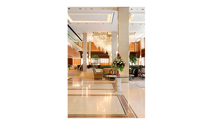 Your stay in Greece, accommodation 8j / 7 nights hotel accommodation with breakfast in standard room. Hotel Ledra Mariott