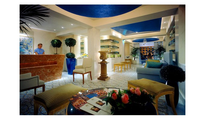 Your stay in Greece, accommodation 8j / 7 nights hotel accommodation with breakfast in a classic room. Hotel Grande Bretagne
