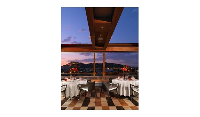 Your stay in Greece, accommodation 8j / 7 nights hotel accommodation with breakfast in a superior room. Crowne Plaza Athens