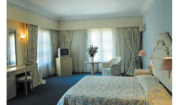 Your stay in Greece, accommodation 8j / 7 nights hotel accommodation on half board in a room with mountain views, transfer from airport. HOTEL & SPA RESORT GALINI 
