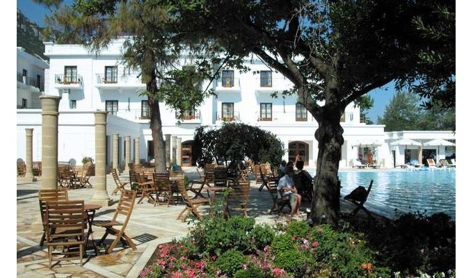 Your stay in Greece, accommodation 8j / 7 nights hotel accommodation on half board in a room with mountain views, transfer from airport. HOTEL & SPA RESORT GALINI 
