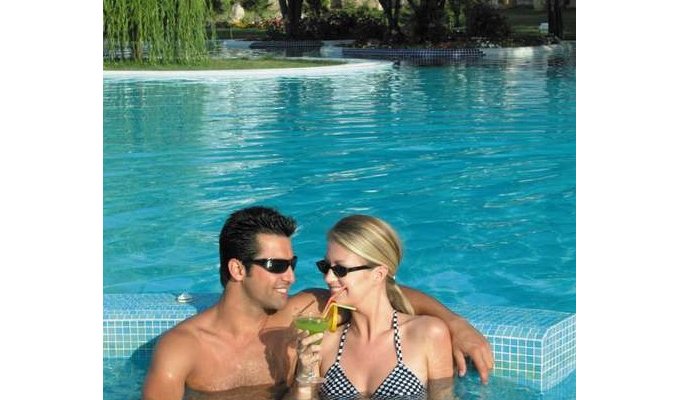 Your stay in Greece, accommodation 8j / 7 nights hotel accommodation on half board in a room with mountain views, transfer from airport. HOTEL & SPA RESORT GALINI 