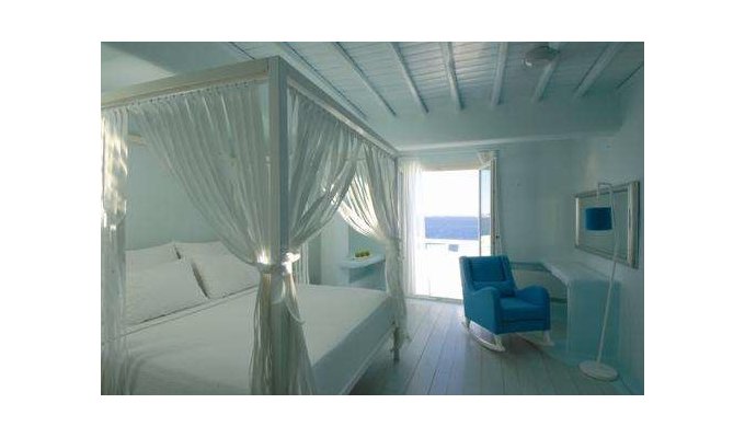 Your stay in Cyclades, Accommodation 8j / 7 nights hotel accommodation with breakfast in a Classic room. Hotel Cavo Tagoo 