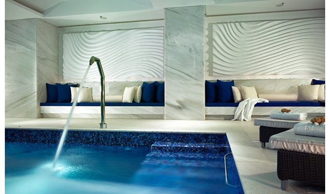 Your stay in Cyclades, Accommodation 8j / 7 nights hotel with breakfast standard room with garden view. Petasos Hotel Beach Resort & Spa. 