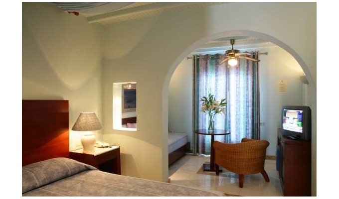 Your stay in Greece, accommodation 8j / 7 nights hotel with breakfast room overlooking the garden. Saint John Hotel Resort. 