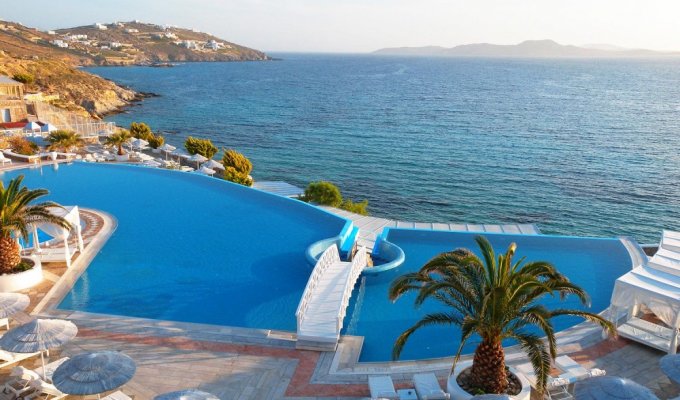 Your stay in Greece, accommodation 8j / 7 nights hotel with breakfast room overlooking the garden. Saint John Hotel Resort. 