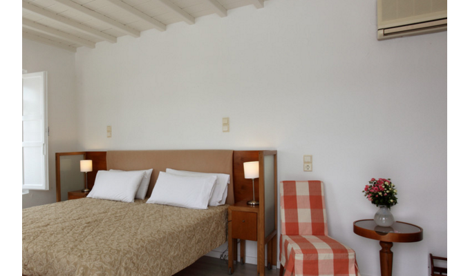 Your stay in Cyclades, Accommodation 8j / 7 nights hotel with breakfast Standard room. Hotel Dorion