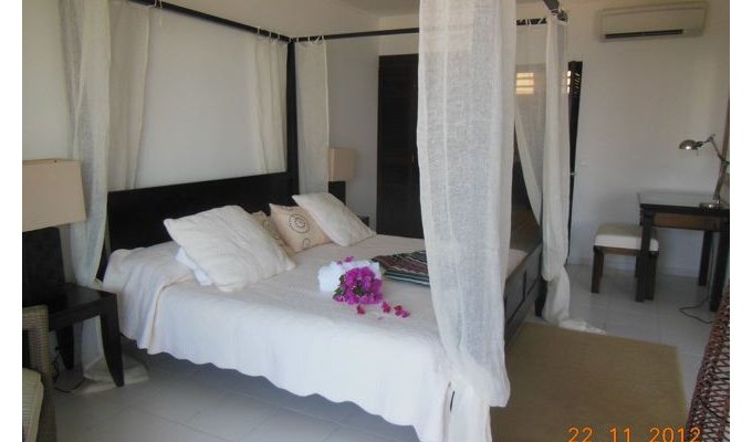 St Martin Condo Vacation Rentals on the beach in Orient Bay - Caribbean - FWI