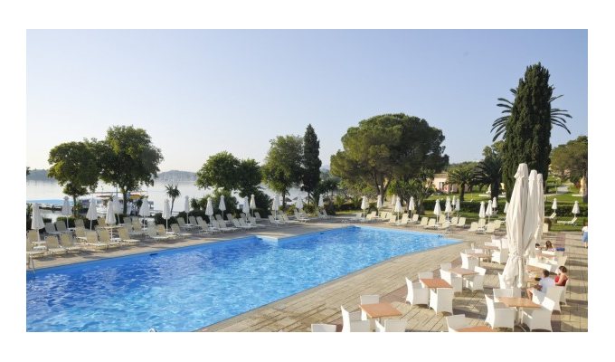 Your stay in Greece, accommodation 8j / 7 nights hotel all-inclusive room with views over the hinterland. Corcyra Beach Hotel. 