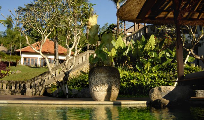 Vacation rentals in Ubud, luxury villa, fully staffed service with 2 pools and gym