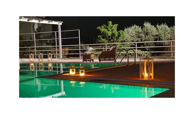 Greece Travel in Crete, accommodation 8j / 7 nights in Luxury Villa with private pool. Greek Villa Holidays
