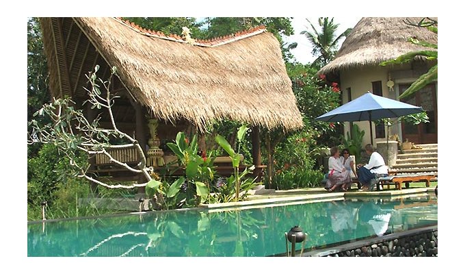 Bali luxury villa with swimming pool and staff, 15 minutes drive from Ubud