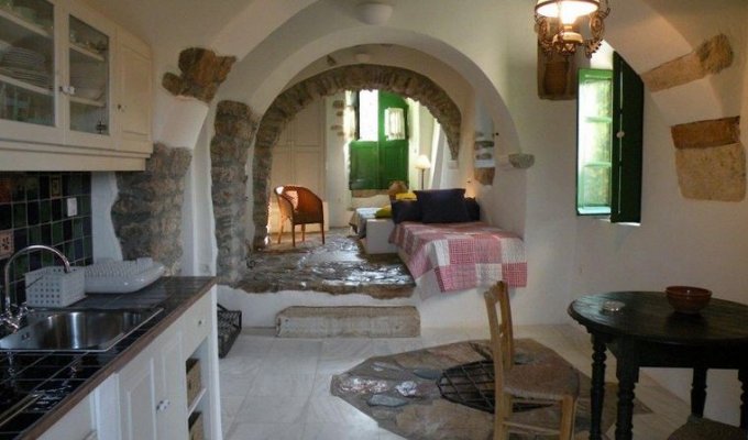 Typical House Rental for 2 people on the island of Kythera.