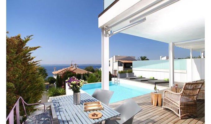 Villa to rent in Majorca private pool seaside - Alcanada (Balearic Islands)