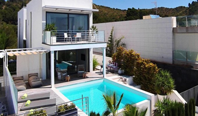 Villa to rent in Majorca private pool seaside - Alcanada (Balearic Islands)