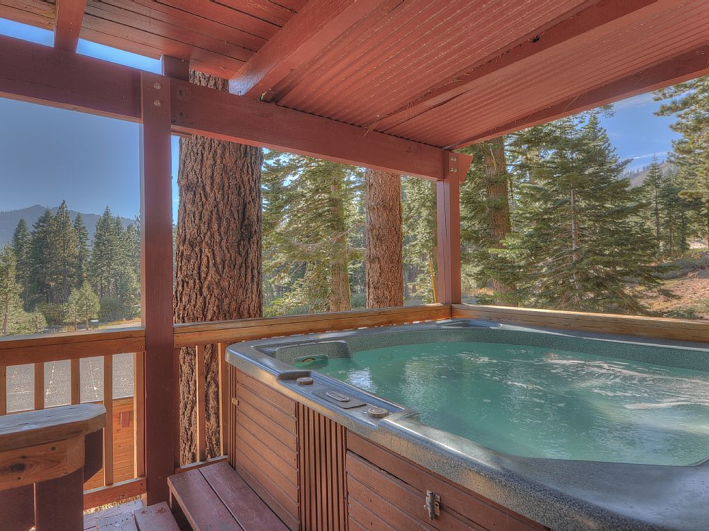 Lake Tahoe Chalet Vacation Rental In The Neighborhood On The North