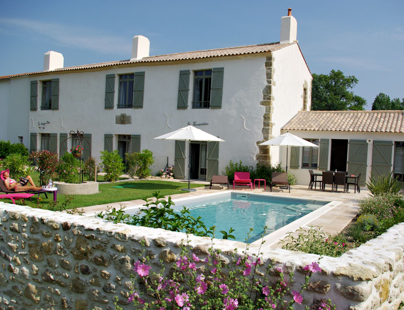 Vendee Holiday Home Rental Challans with private pool