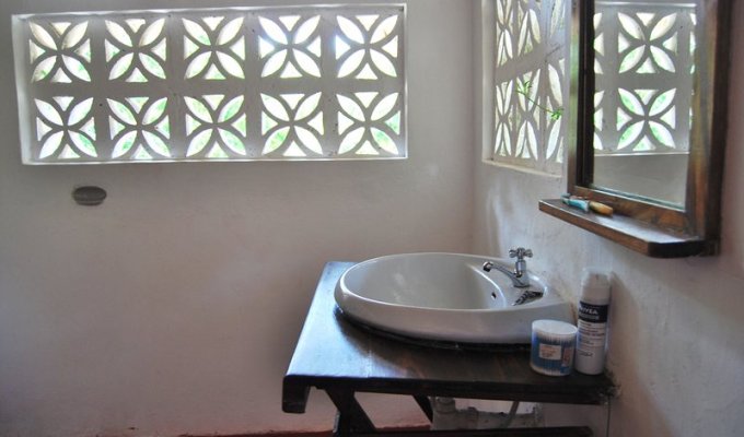 bath room with sea breeze