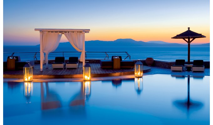 Your stay in Mykonos, accommodation 4j / 3 nights hotel accommodation with breakfast in a Classic room.  