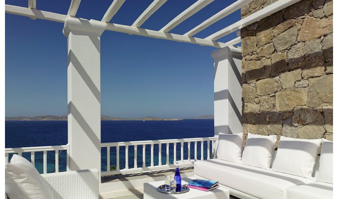 Your stay in Mykonos, accommodation 4j / 3 nights hotel accommodation with breakfast in a Classic room.  