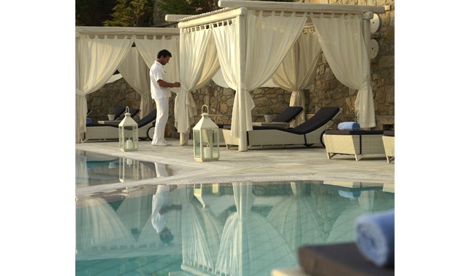 Your stay in Mykonos, accommodation 4j / 3 nights hotel accommodation with breakfast in a Classic room.  