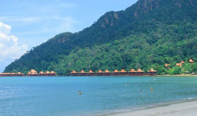 Malaysia Discovery Tour - Kuala Lumpur City Tour - Jungle Experience - Tropical Langkawi Island - 17 Days / 16 Nights