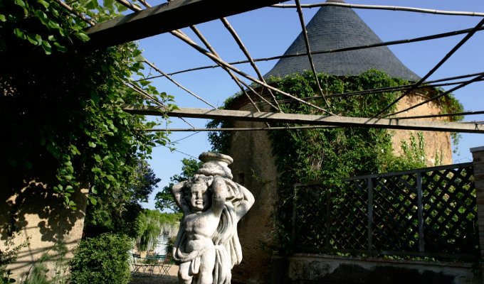 Pays de la Loire Charming Cottage rentals Angers with private garden in the castle park