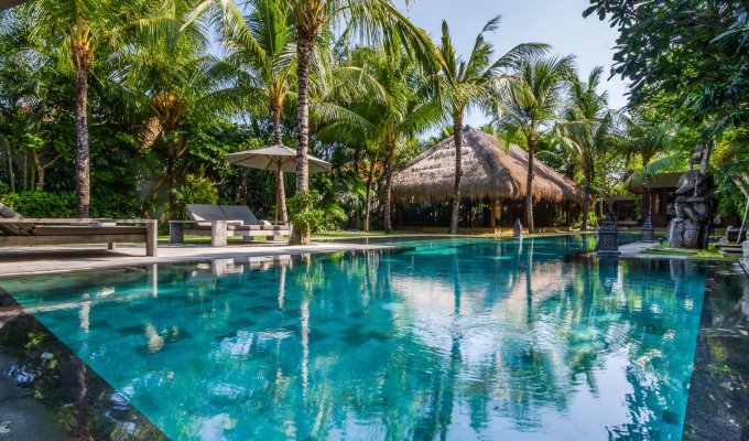 Indonesia Bali Villa Vacation Rentals Seminyak Center & Beaches Yoga groups