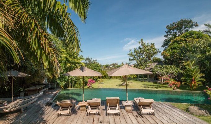 Indonesia Bali Villa rental Umalas near the beach with private pool and staff