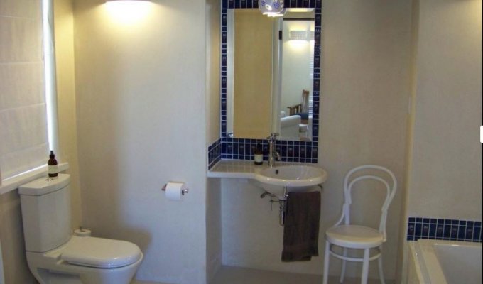 Suite 1 Bathroom