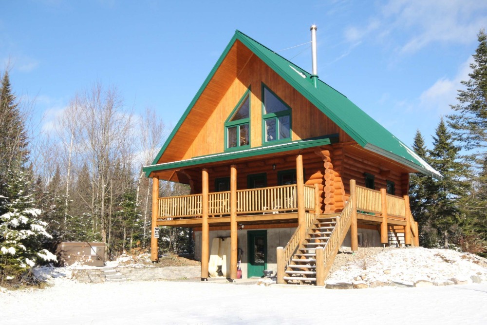 Quebec Holiday Cottage Rentals Is On The Deer Lake And With