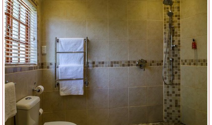Queen Elizabeth Bathroom