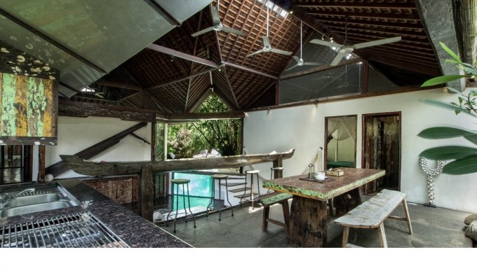 Seminyak Bali villa rental private pool from the beach  