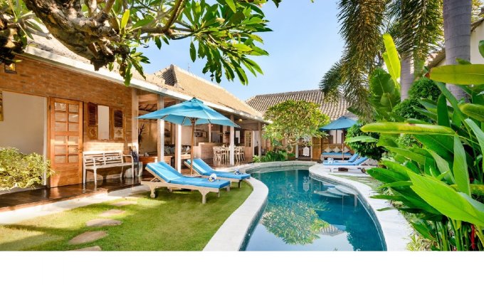 Seminyak Bali villa rental private pool and is 5min from the beach and staff