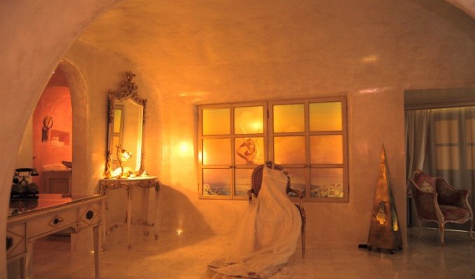 Luxury Santorini Villa Rental with heated indoor swimming pool, ideal for Honeymoon