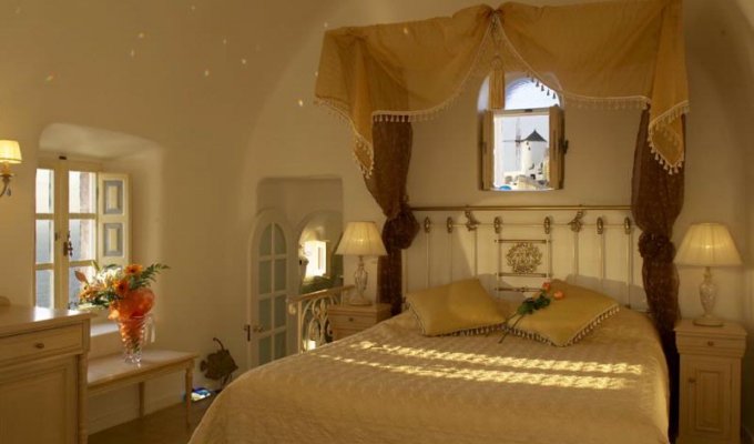 Luxury villa in Santorini, with Jacuzzi and sea view