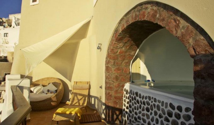 Luxury villa in Santorini, with Jacuzzi and sea view
