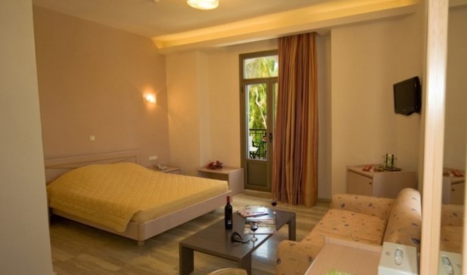 Your stay in Greece, accommodation 8j / 7 nights hotel accommodation with breakfast in standard room. 