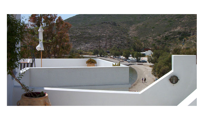 Your stay in Cyclades, Accommodation 8j / 7 nights hotel accommodation with breakfast in standard room and transfers Maritimes. 