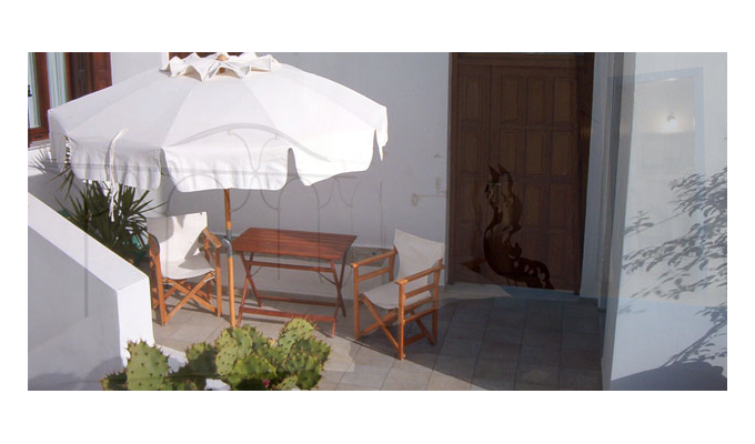 Your stay in Cyclades, Accommodation 8j / 7 nights hotel accommodation with breakfast in standard room and transfers Maritimes. 