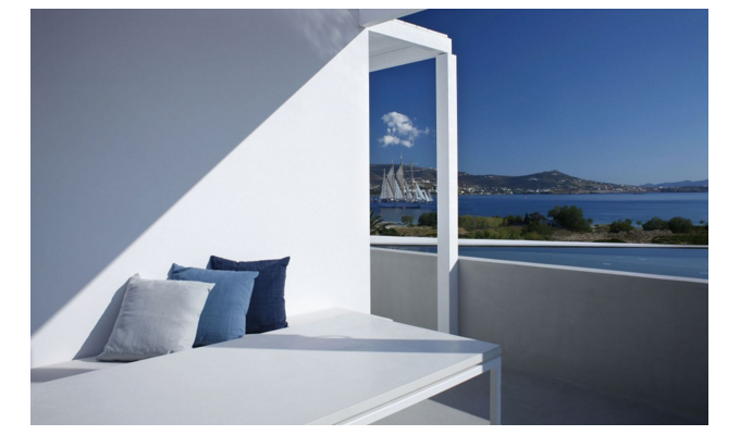 Your stay in Cyclades, Accommodation 8j / 7 nights hotel on bed & breakfast in standard room.