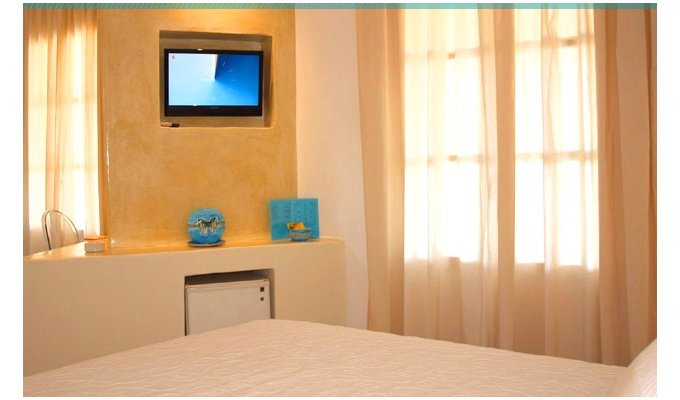 Your stay in Cyclades, Accommodation 8j / 7 nights hotel on bed & breakfast in standard room.