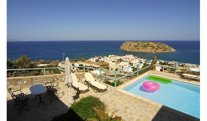 Holiday Villa Crete for 8 people, with private pool and magnificent sea views. Greece Holidays.