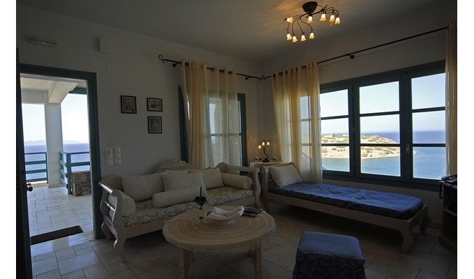 Holiday Villa Crete for 4 people, with private pool and magnificent sea views. Greece Holidays.